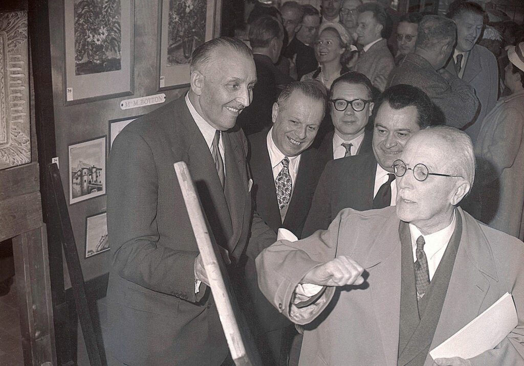 1956 : Jean GUILLERMET, André GUILLEMIN, Lucien ANCEL, M. NORMAND, Sous-Préfet, M.X (de gauche à droite).